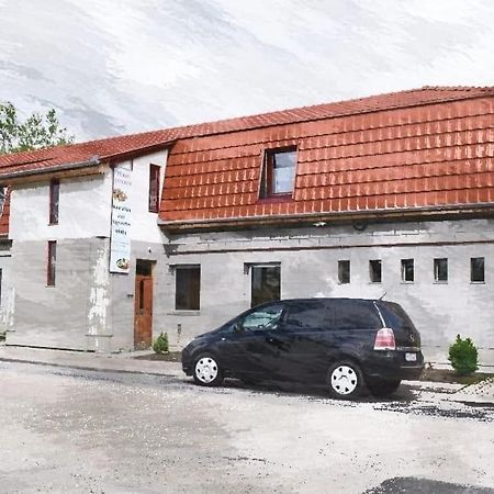 Fuerdo Panzio Bed & Breakfast Karcag Dış mekan fotoğraf