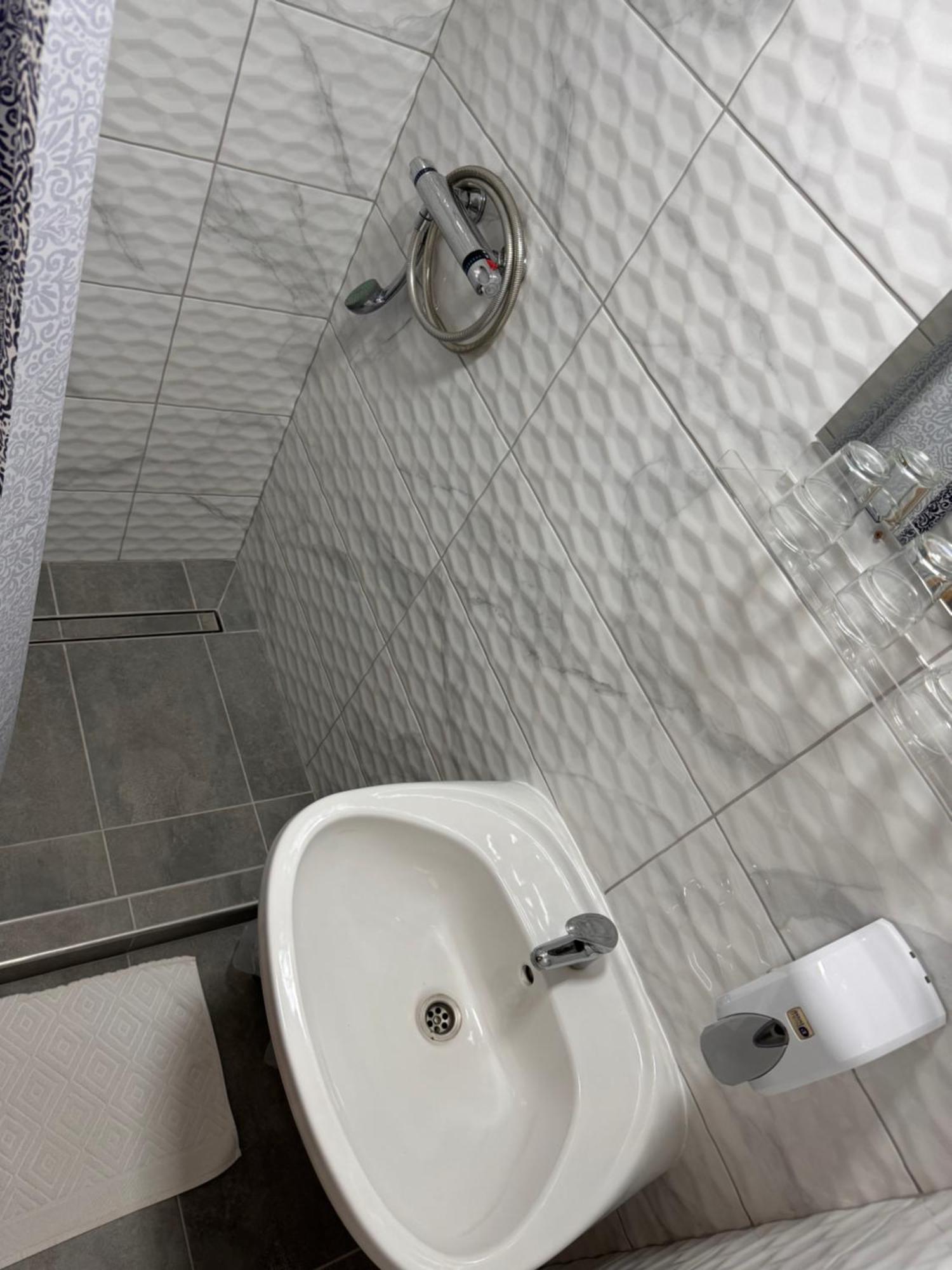 Fuerdo Panzio Bed & Breakfast Karcag Dış mekan fotoğraf